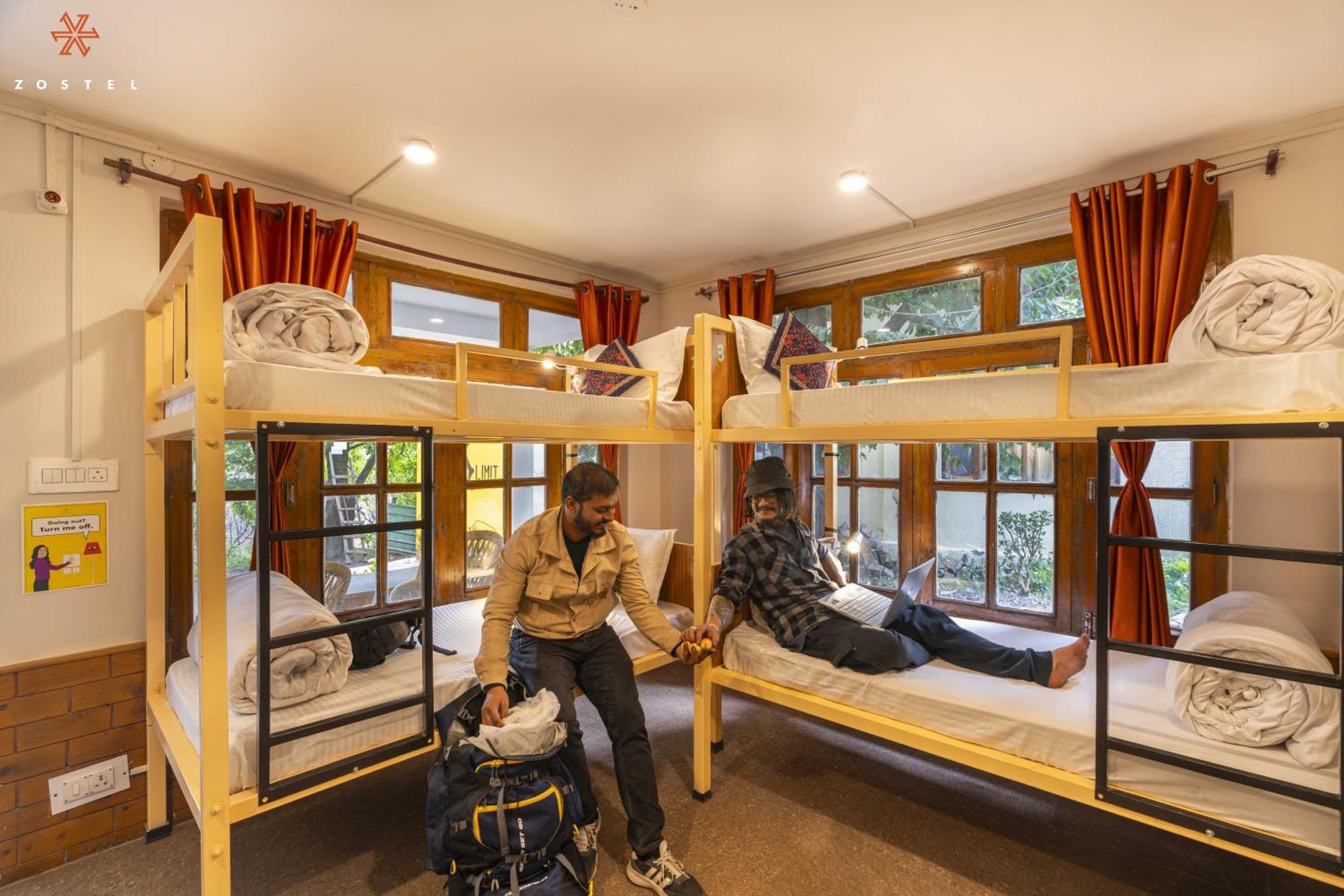 Zostel Manali, Old Manali Hostel Buitenkant foto