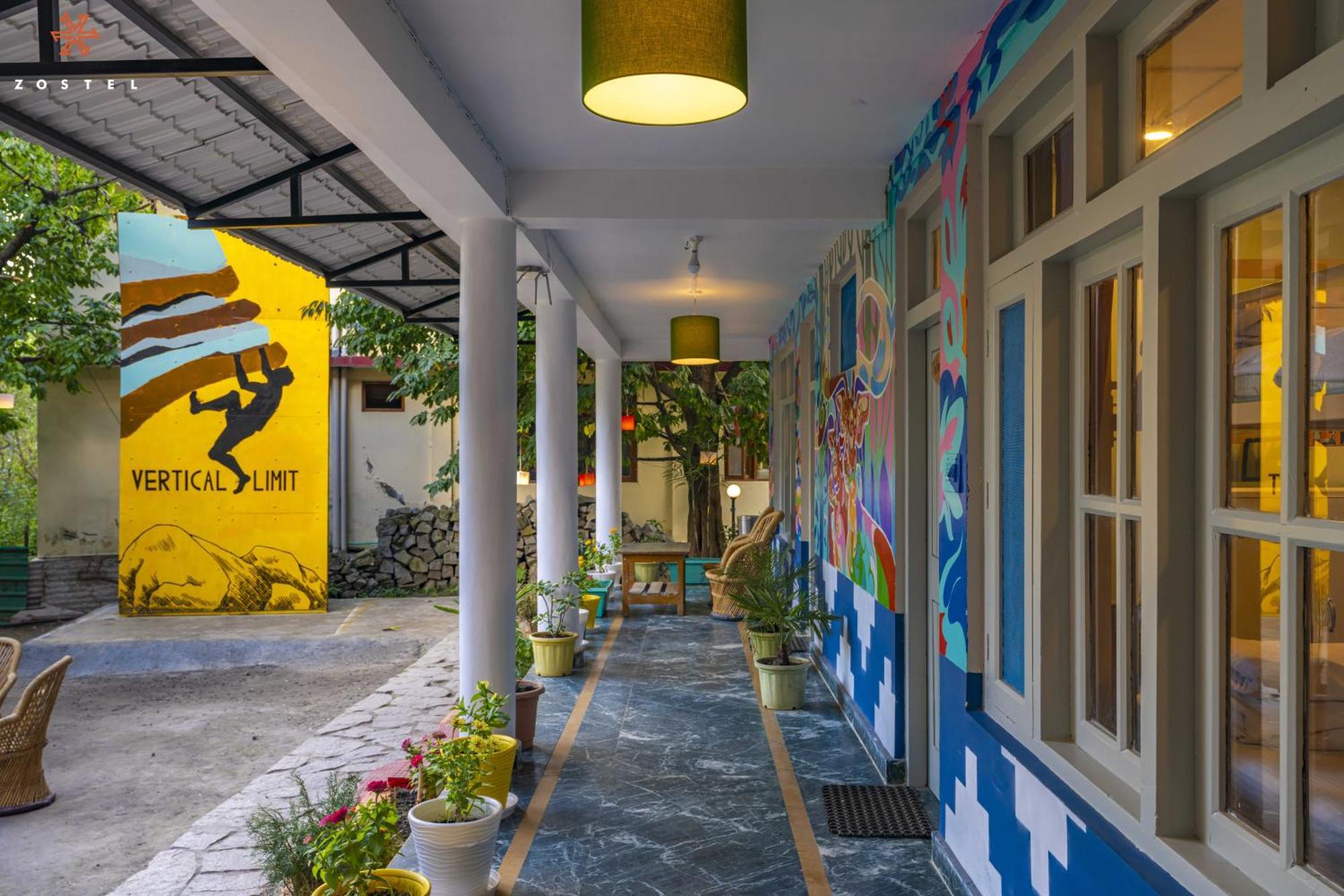 Zostel Manali, Old Manali Hostel Buitenkant foto